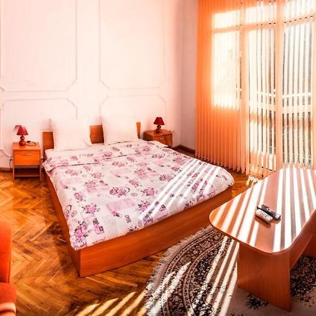 Sofia Apartment In House 8 Boulevard Hristo Botev Kültér fotó